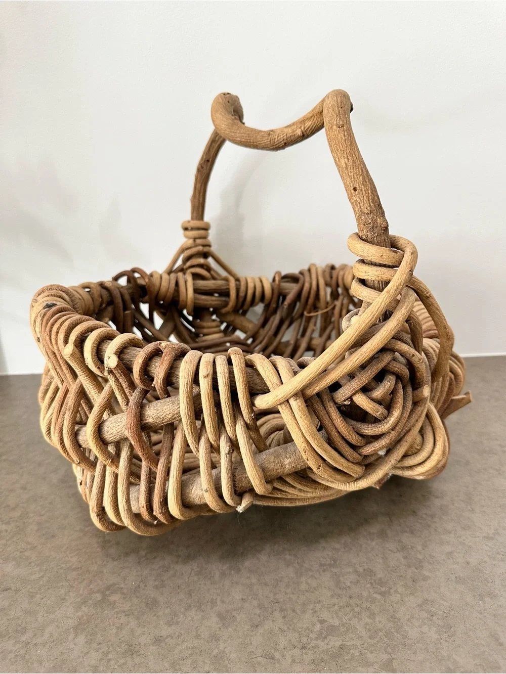 Primitive Natural Woven Thick Vine Basket with Handle - Tan Asymmetrical Gather